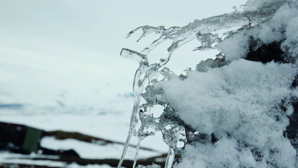 Frosset vann på fjell